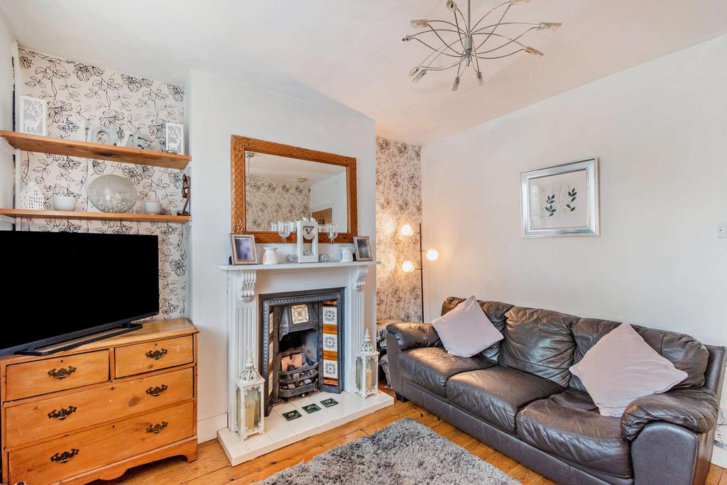 Uxbridge Road, Mill End, Rickmansworth, WD3 2 bed terraced house for
