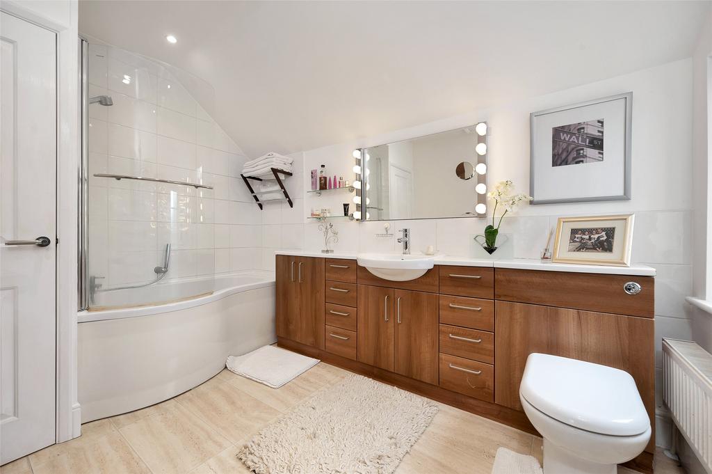 En-Suite Bathroom