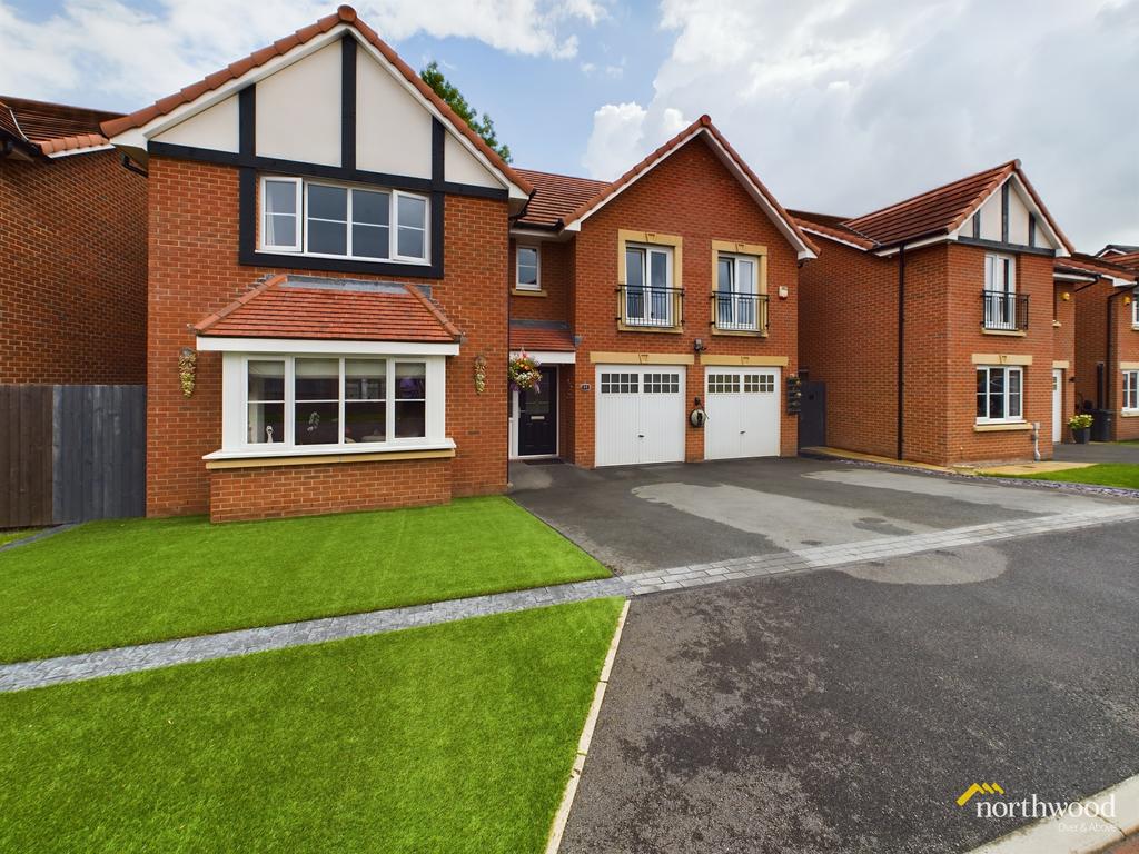 Hilltop Grange, Davenham, CW9 5 bed detached house for sale £625,000