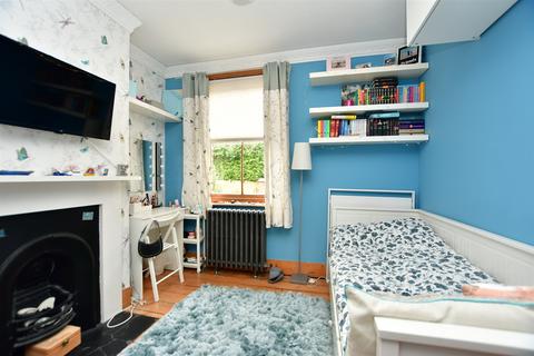 25 Roebuck Road, Rochester, ME1 1UE