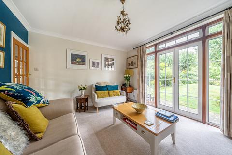 32 Barnhill, Pinner, HA5 2SX