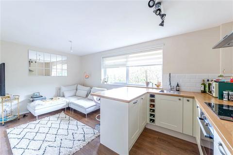 2 bedroom flat for sale, Aysgarth Close, Harpenden