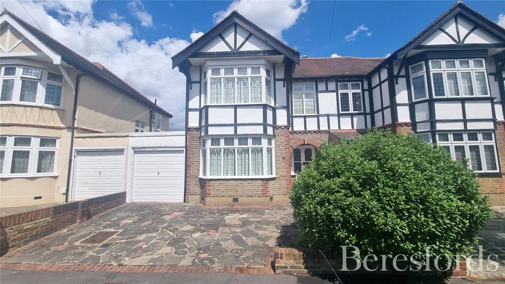 Ashmour Gardens, Rise Park, RM1 3 bed semidetached house for sale £