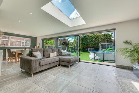 11 Albion Road, Benfleet, SS7 5PU