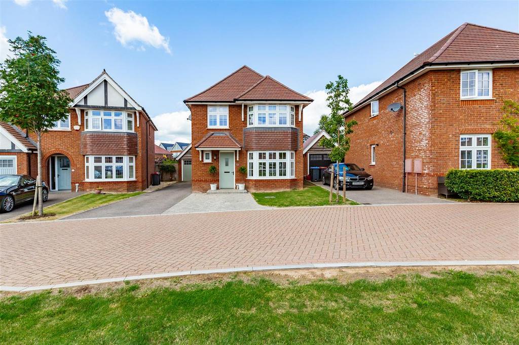 Wyatt Crescent, Herne Bay 4 bed detached house for sale £475,000