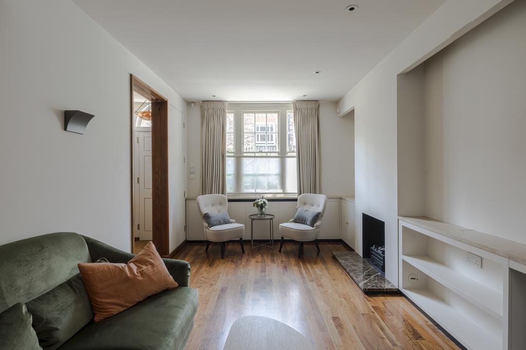 Paradise Walk, London, SW3 3 bed terraced house for sale £1,995,000