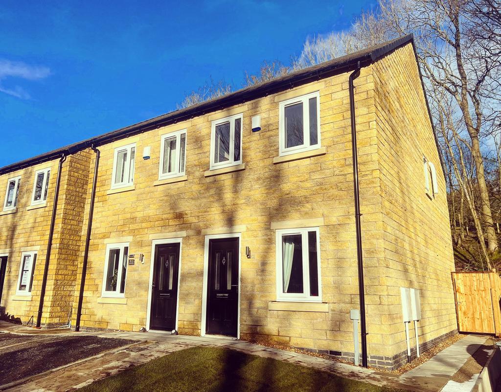 Charlestown View, Glossop, SK13 2 bed semidetached house for sale £