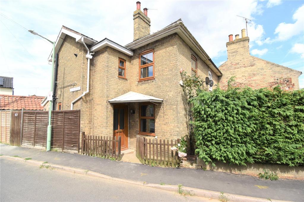Albion Street, Saxmundham, Suffolk, IP17 2 bed end of terrace house £
