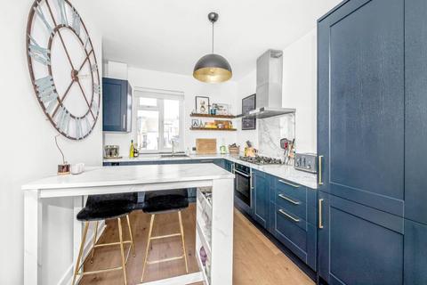 2 bedroom apartment for sale, Silvester Road, East Dulwich, London, SE22