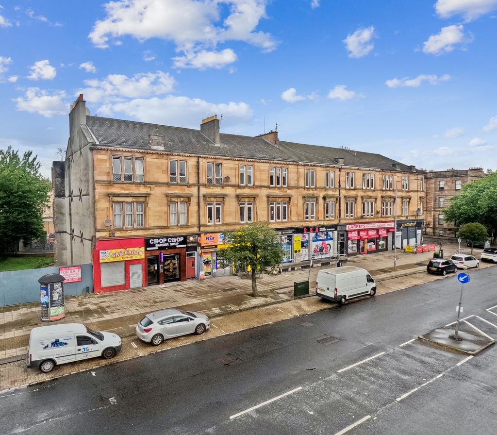 Paisley Road West, Flat 2/2, Cessnock, Glasgow, G51 1BE 3 bed flat for