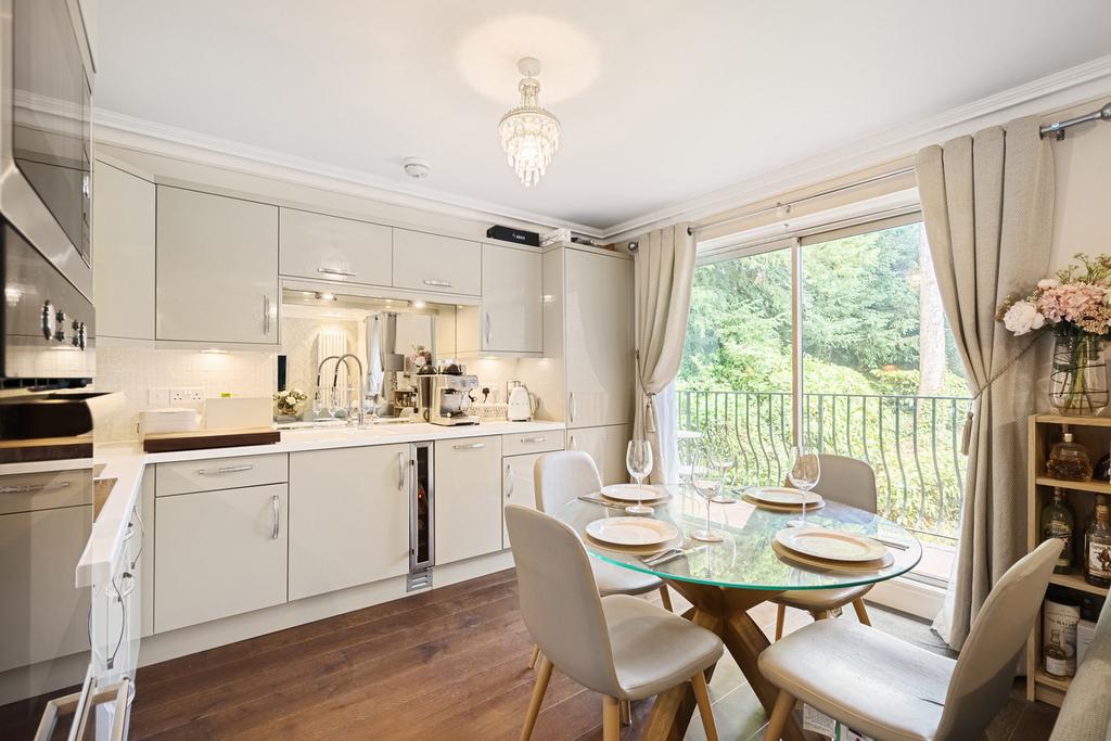 Dorin Court, Landscape Road, CR6 9JT 2 bed apartment for sale £375,000