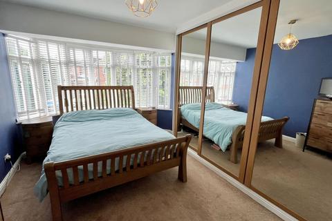 3 bedroom semi-detached house to rent, Leeds LS7