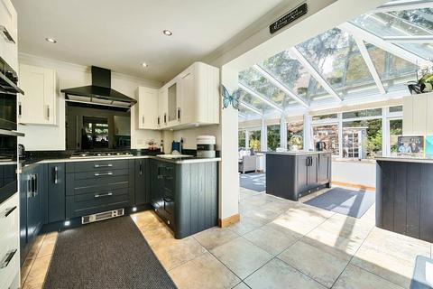28 Abingdon Road, Sandhurst, GU47 9RN