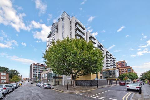 3 bedroom flat for sale, Beachwood Road, Dalston, London, E8