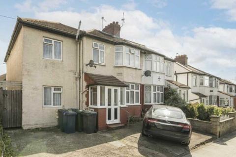 3 bedroom flat for sale, Dallas Road, London