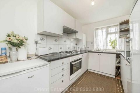 3 bedroom flat for sale, Dallas Road, London