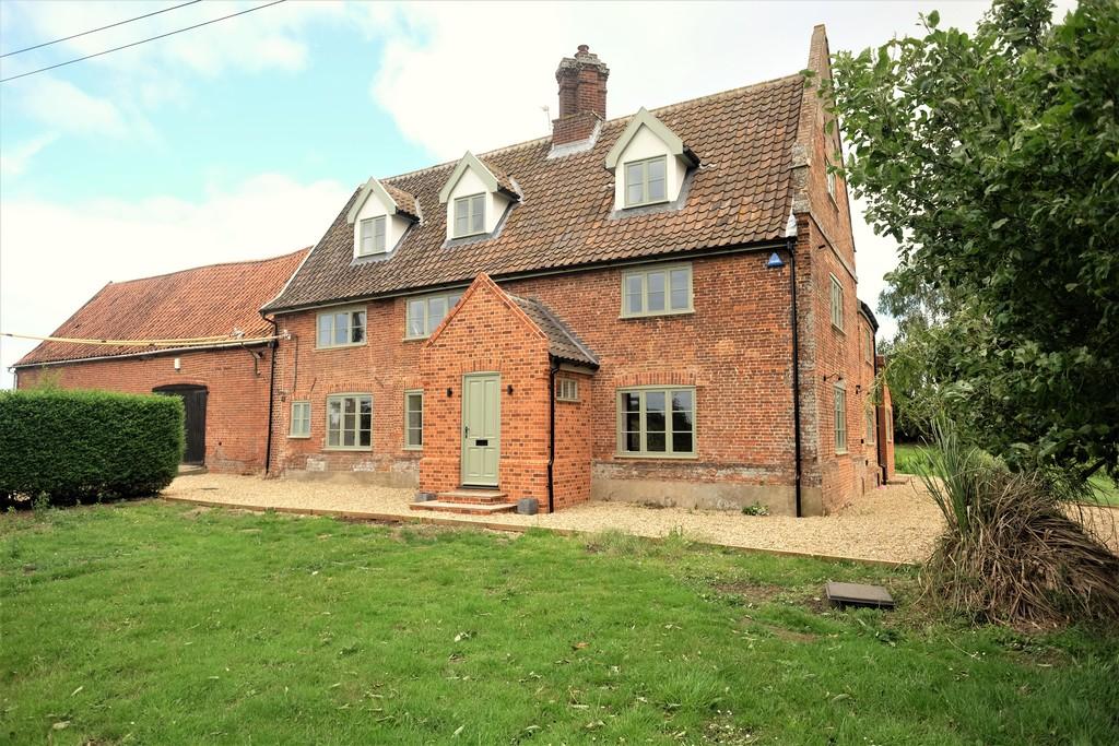 Horsford, Norwich, Norfolk 5 bed farm house to rent £3,000 pcm (£692 pw)
