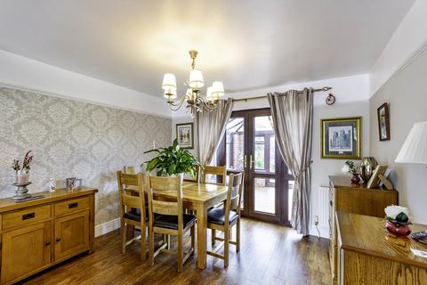 27 Holly Road, Retford, DN22 6BE