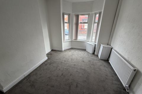 3 bedroom terraced house to rent, Jetson Street, Abbey Hey , Manchester, M18