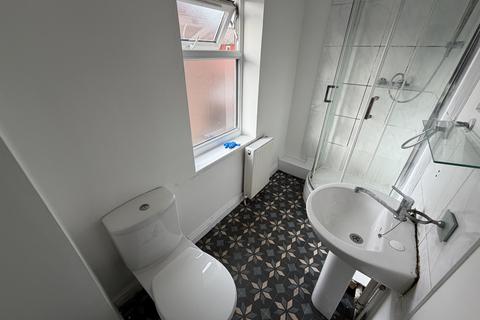 3 bedroom terraced house to rent, Jetson Street, Abbey Hey , Manchester, M18