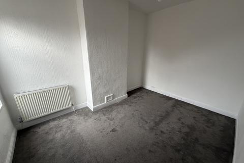 3 bedroom terraced house to rent, Jetson Street, Abbey Hey , Manchester, M18