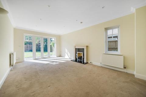 4 bedroom detached house to rent, Hersham, Surrey, KT12