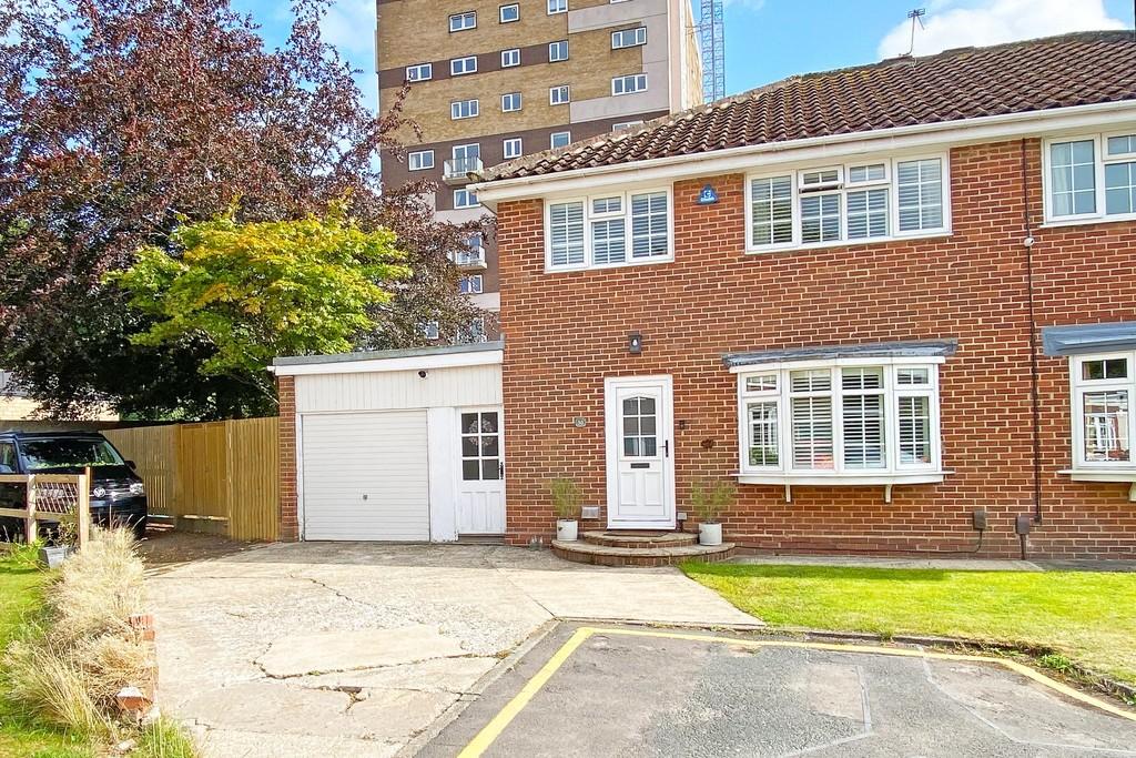 Harcourt Drive, Harrogate 3 bed semidetached house for sale £525,000