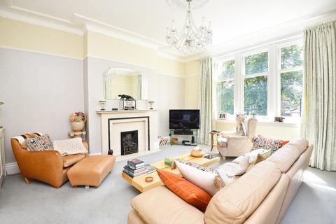 2 bedroom apartment for sale, Langcliffe Avenue, Harrogate