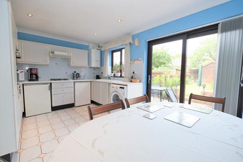3 Longbury Close, Orpington, BR5 2LB