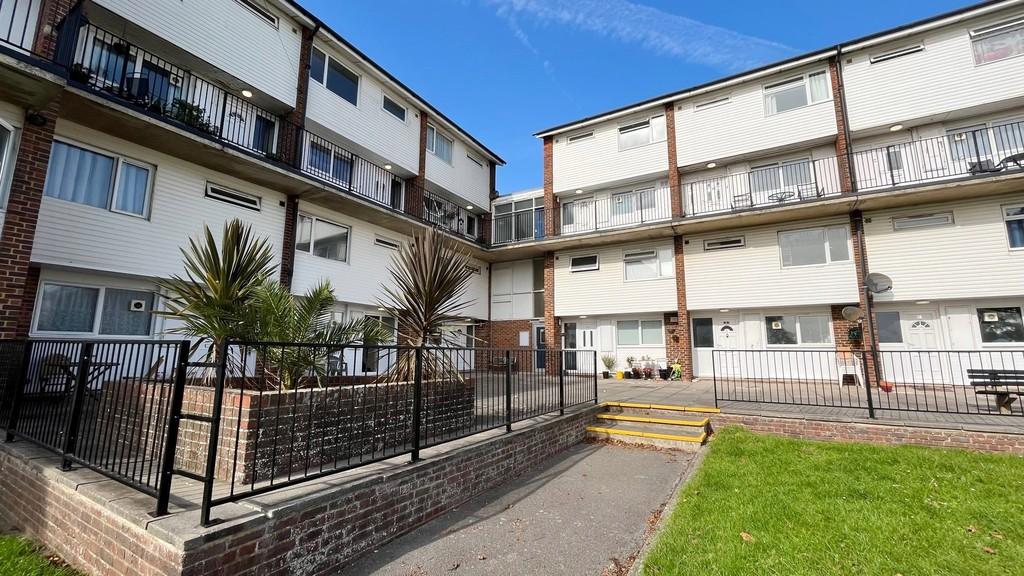 Lumsden Road, Southsea 3 bed £179,995