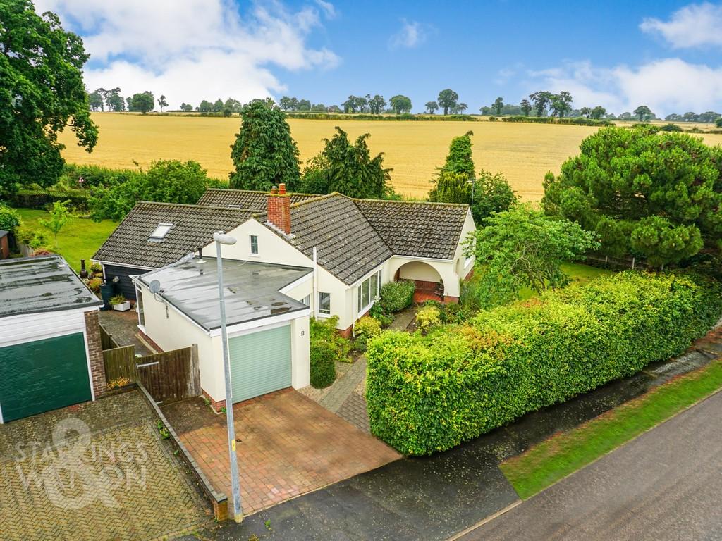 Beauchamp Road, Chedgrave, Norwich 3 bed detached bungalow for sale £