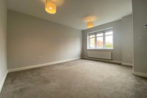 3 bedroom semi-detached house to rent, Henson Drive, Park Lane, Cottingham, East Yorkshire, HU16