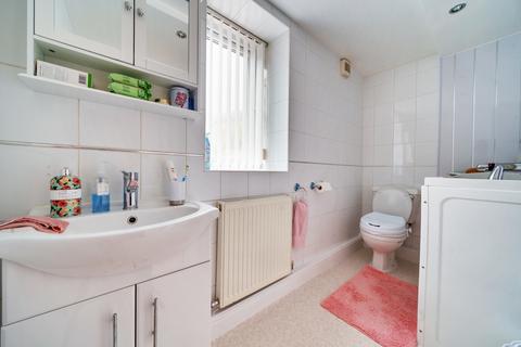 10b Chapeltown, Pudsey, LS28 8BL