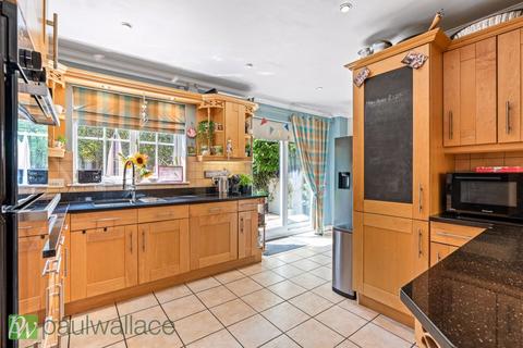 12 Lanthorn Close, Broxbourne, EN10 7NR