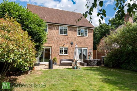 12 Lanthorn Close, Broxbourne, EN10 7NR