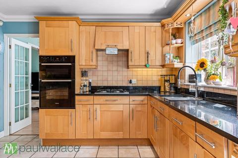 12 Lanthorn Close, Broxbourne, EN10 7NR