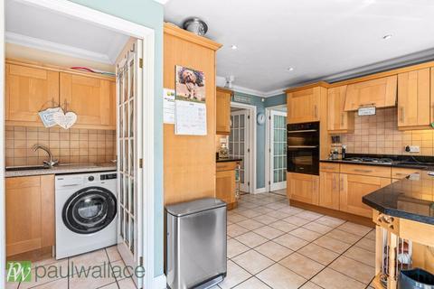 12 Lanthorn Close, Broxbourne, EN10 7NR