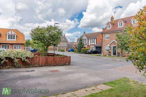 12 Lanthorn Close, Broxbourne, EN10 7NR