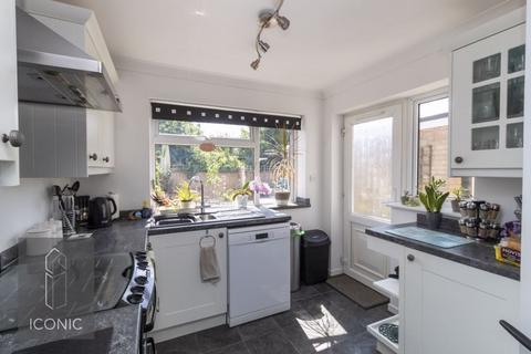 3 bedroom semi-detached house for sale, Cottinghams Drive, Hellesdon, Norwich