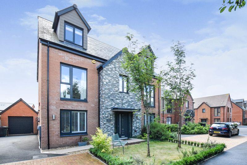 Plover Close, Topsham, Exeter 5 bed detached house £975,000