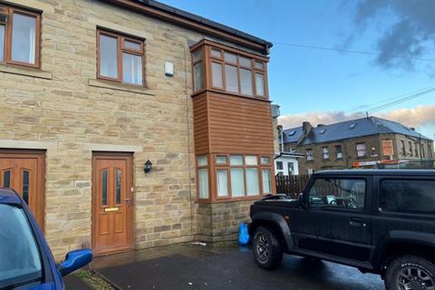 4 bedroom semi-detached house for sale - Wasp Nest Road, Huddersfield