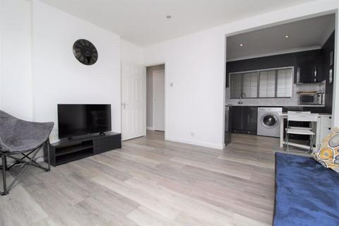 1 bedroom property to rent, Shevon Way, Brentwood CM14
