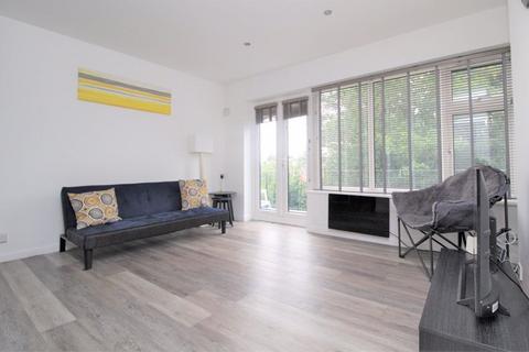 1 bedroom property to rent, Shevon Way, Brentwood CM14