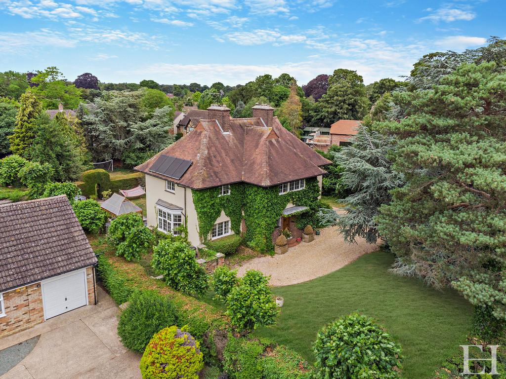Newmarket 5 bed detached house for sale £900,000
