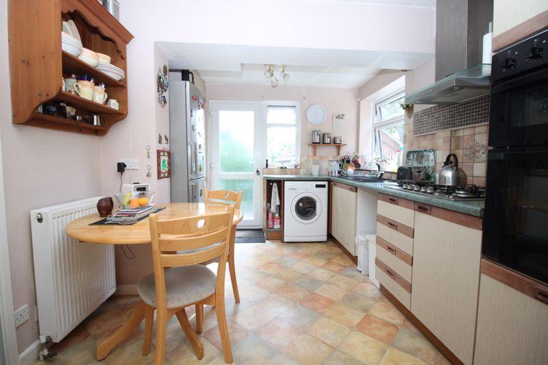 Warren Close, Southampton SO16 3 bed detached house £325,000
