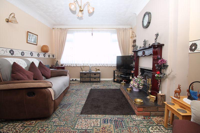 Warren Close, Southampton SO16 3 bed detached house £325,000