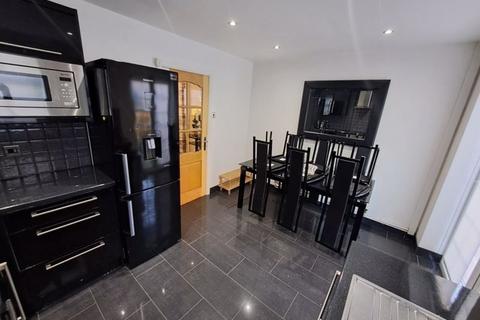 3 bedroom semi-detached house for sale - April Rise, Bootle