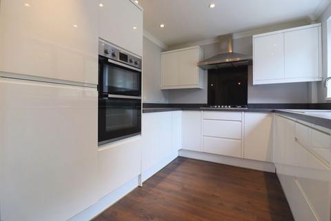 4 bedroom detached house to rent, The Tulworths, Gloucester