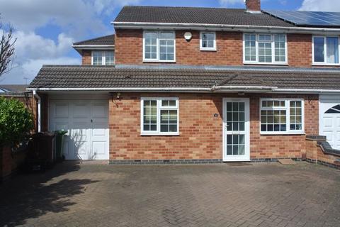 4 bedroom end of terrace house to rent, Mancetter Road, Solihull