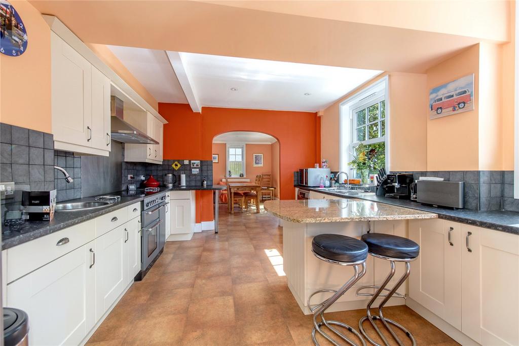 Manor Road, Taunton, Somerset, TA1 4 bed detached house £600,000